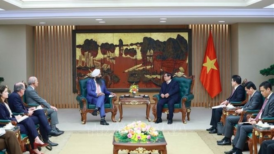 Vietnam proposes stronger economic pillar in relations with Canada